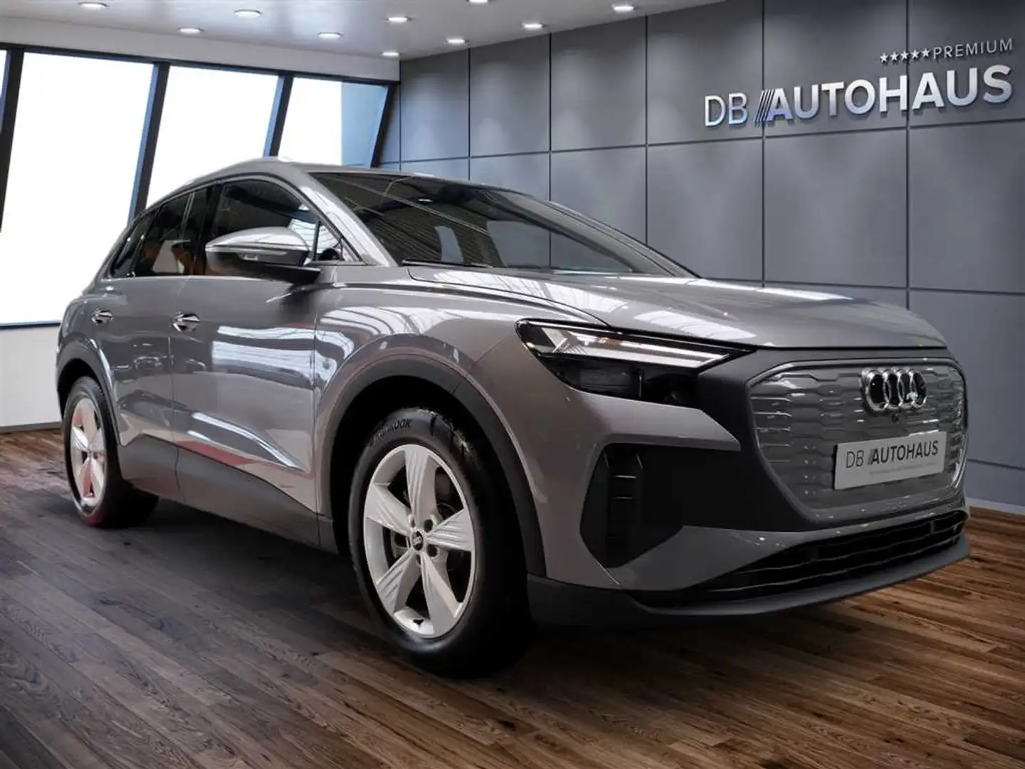 Audi Q4 e-tron 45 quattro Gris - 2
