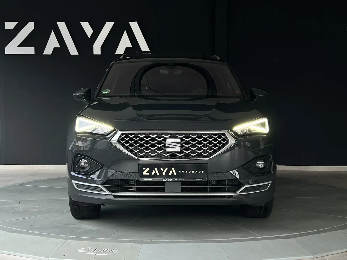 SEAT Tarraco 1.5 TSI XCELLENCE*7-S*PANO*AHK*R-KAMERA* Grau - 2