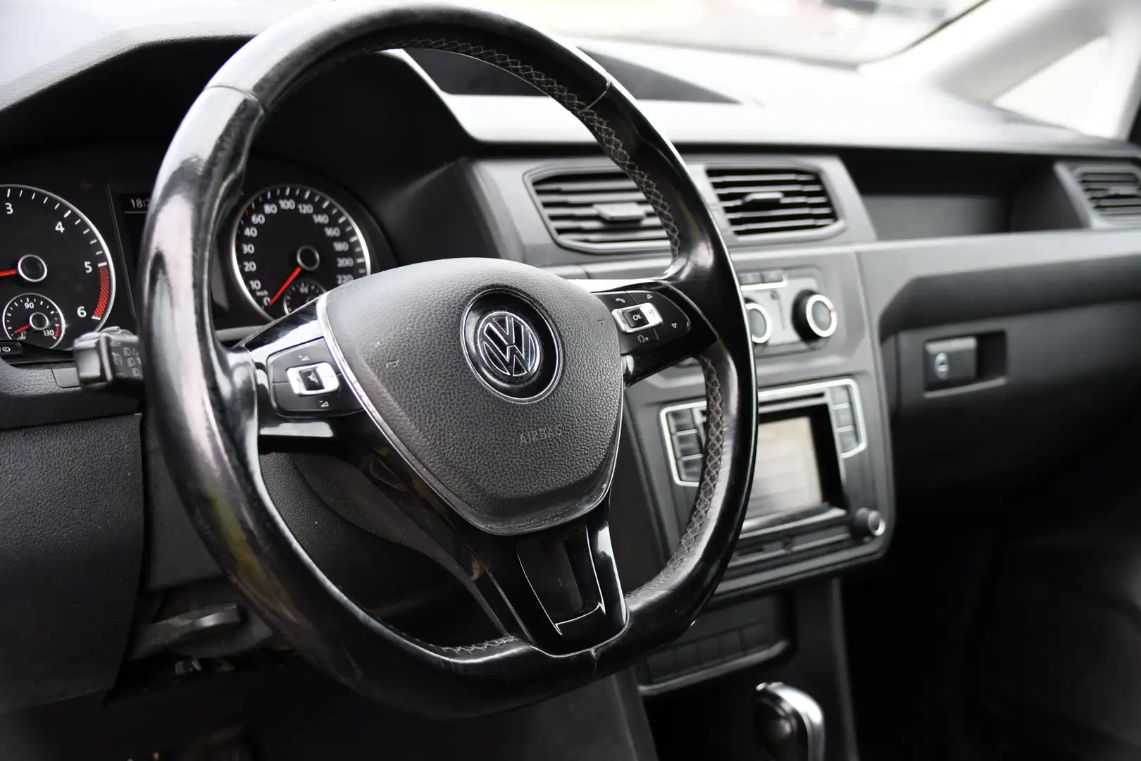 Volkswagen Caddy 1.6 TDI L2H1 Maxi Highline Cruise, Automaat, Stoel Noir - 2