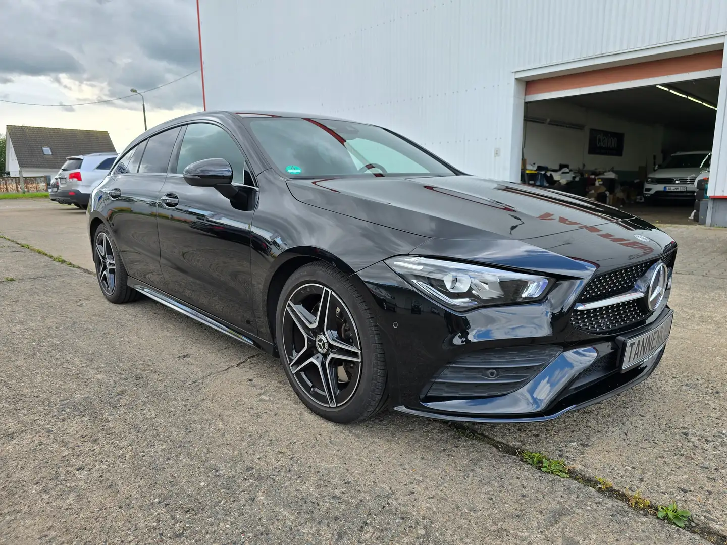Mercedes-Benz CLA 220 CLA 220 SB AMG Line Pano Scheckheft MB LED Zwart - 1