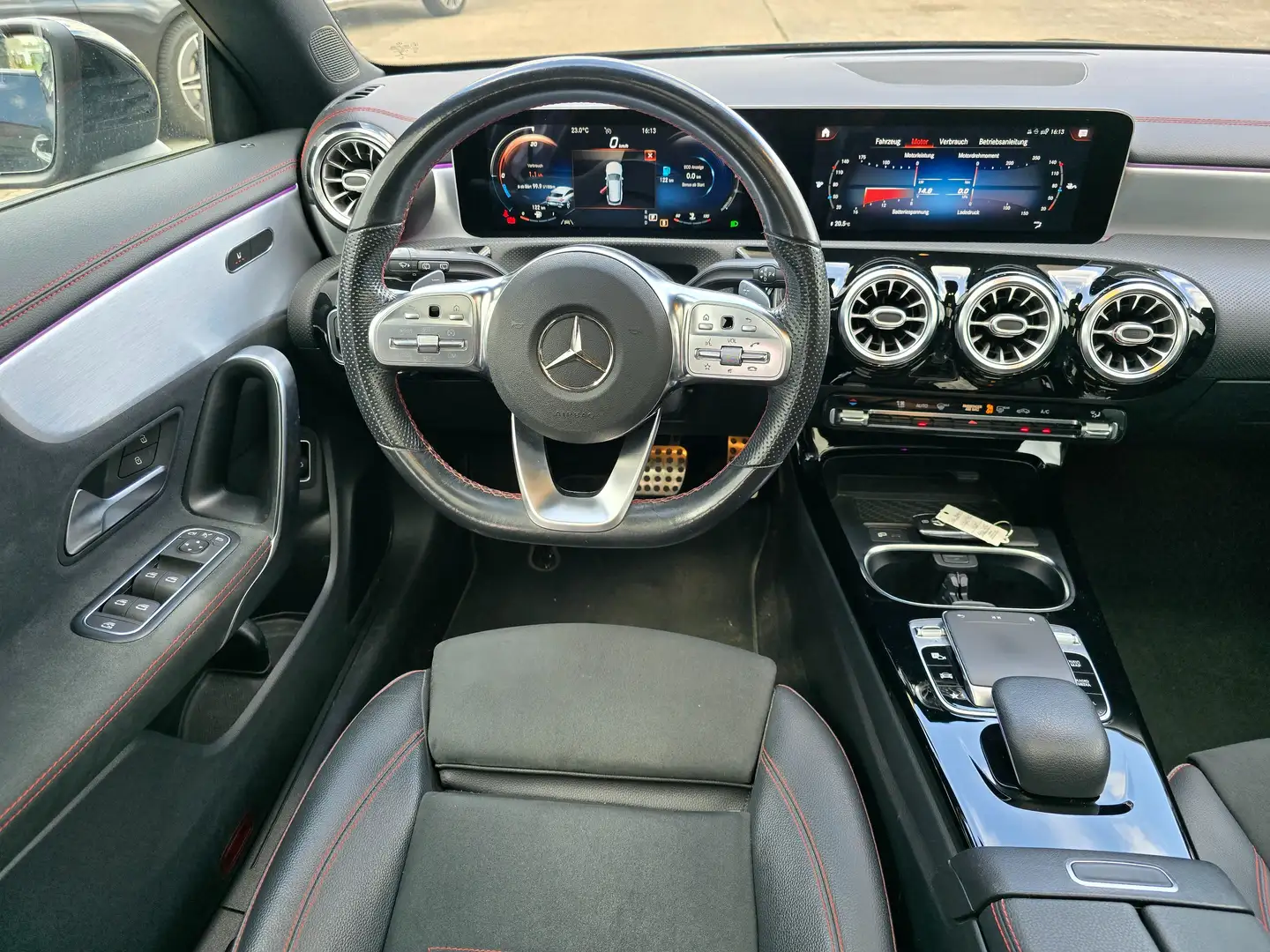 Mercedes-Benz CLA 220 CLA 220 SB AMG Line Pano Scheckheft MB LED Zwart - 2