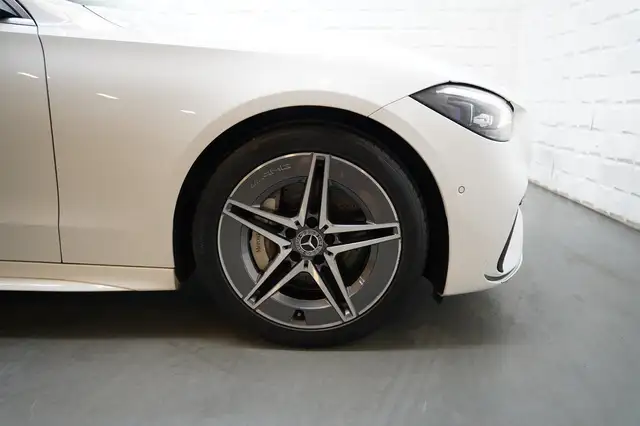 Mercedes-Benz C Class view 11
