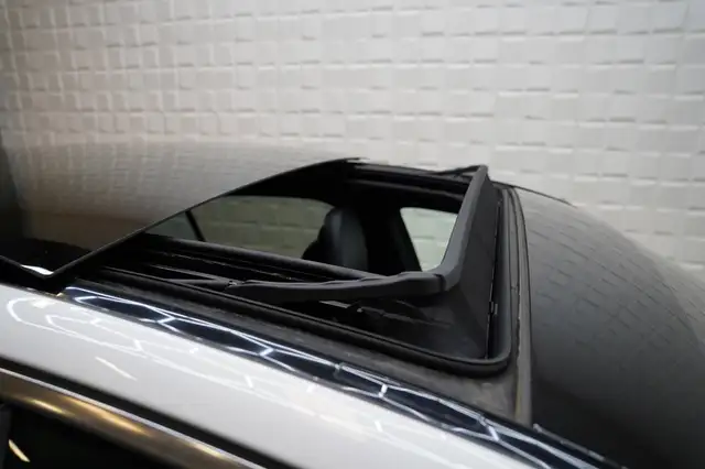 Mercedes-Benz C Class view 10