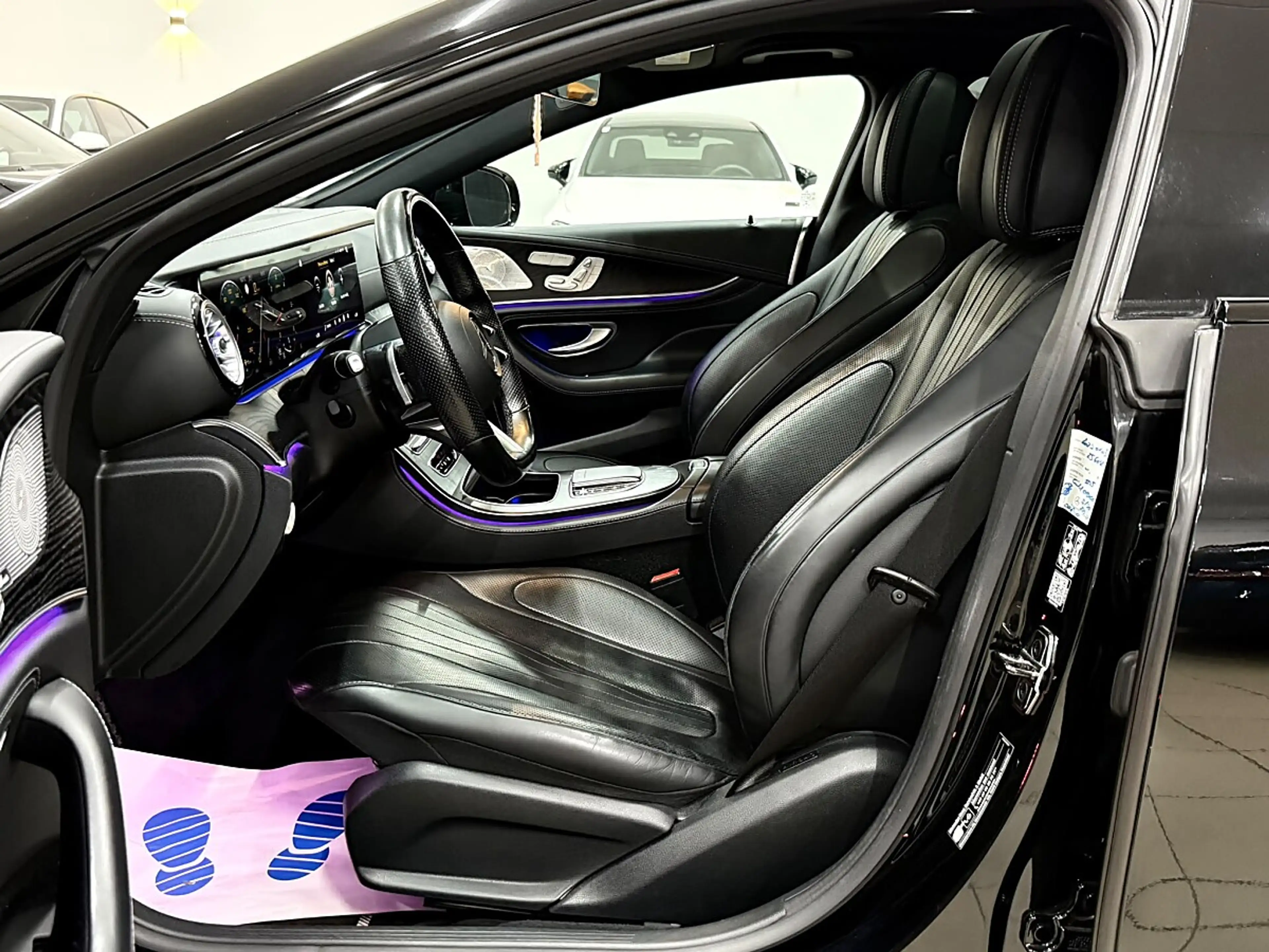 Mercedes-Benz CLS 400 d AMG Line 4Matic *Mega Ausstattung * — photo 15