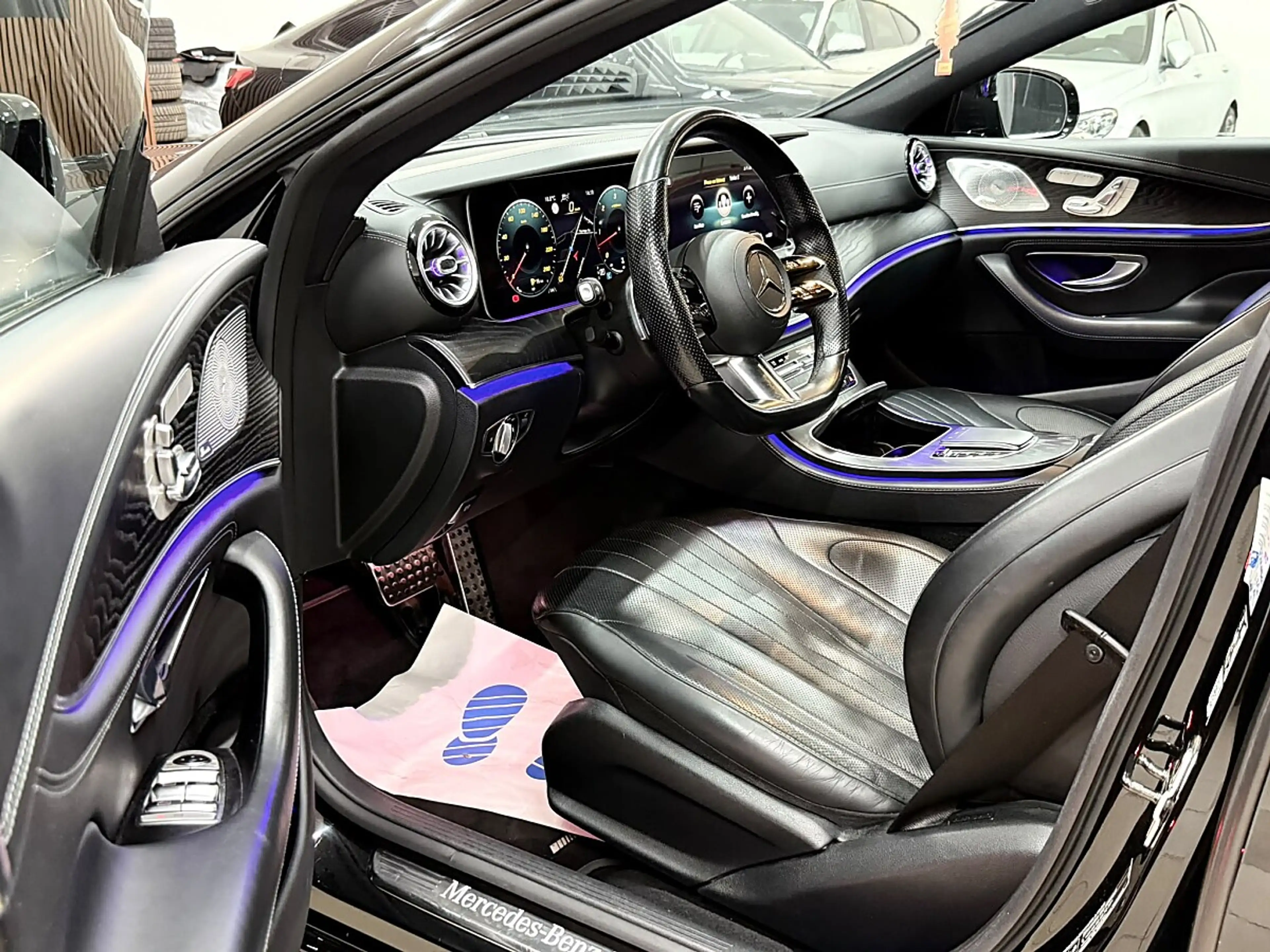 Mercedes-Benz CLS 400 d AMG Line 4Matic *Mega Ausstattung * — photo 13