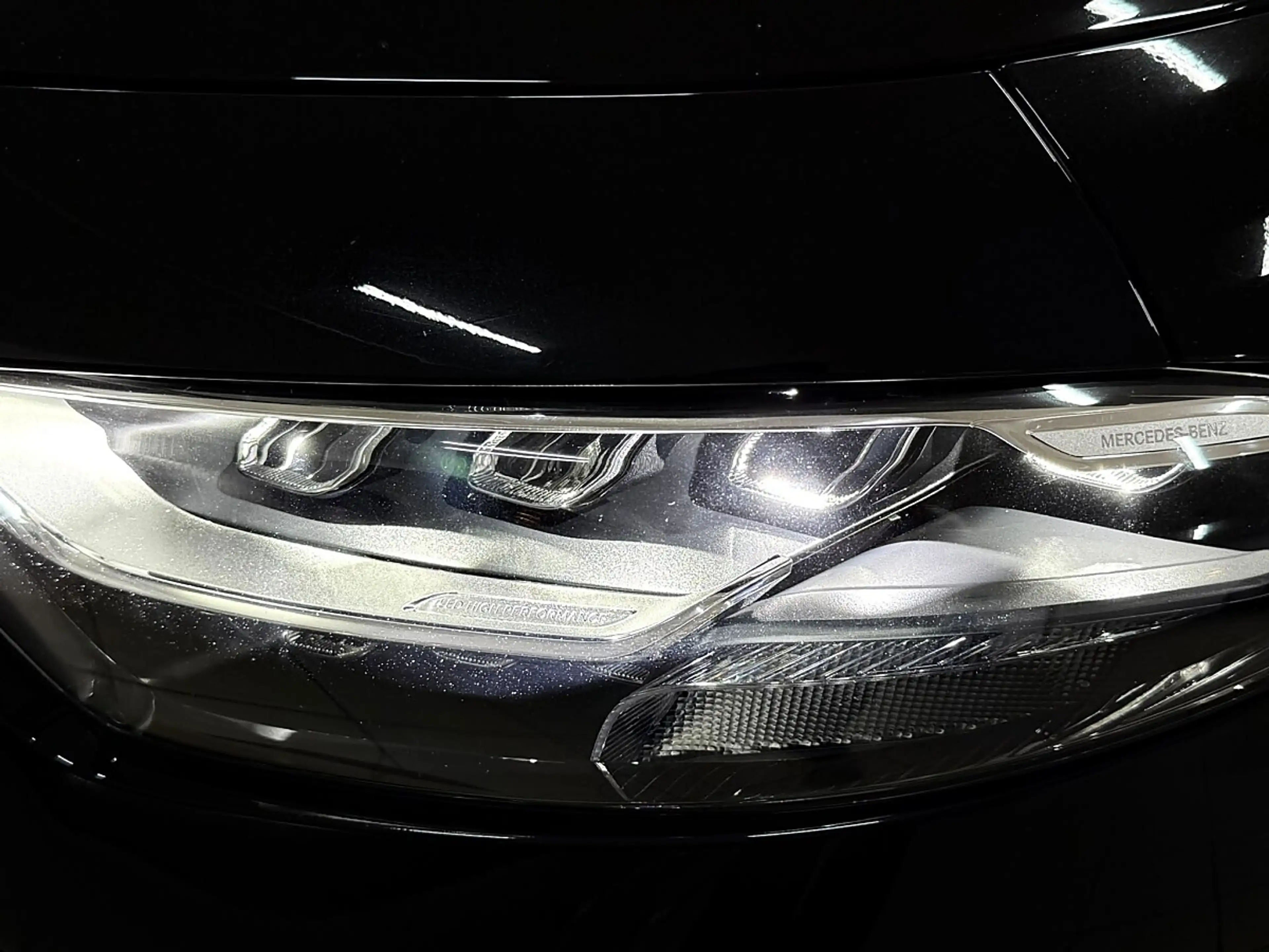 Mercedes-Benz CLS 400 d AMG Line 4Matic *Mega Ausstattung * — photo 12