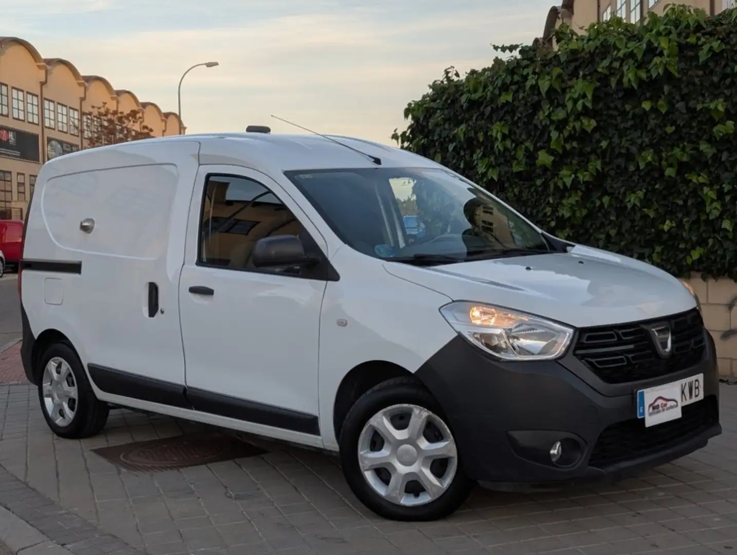 Dacia Dokker Comercial Van 1.6 GLP Essential 75kW Bianco - 2