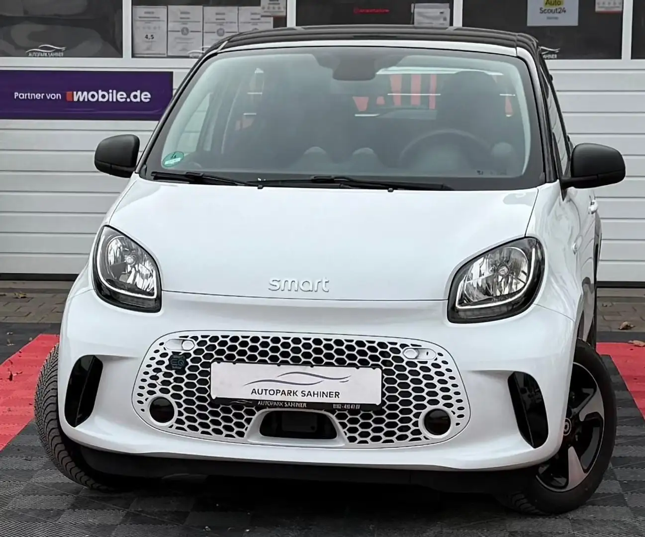 smart forFour *TEMPOMAT*KLIMA*NAVI*SHZ*TÜV NEU Schwarz - 1