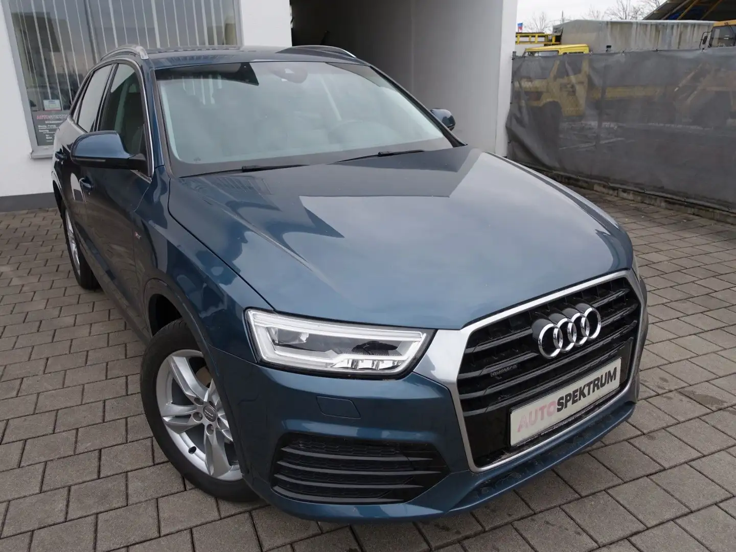 Audi Q3 design quattro S-LINE NAVI/LEDER/XENON Blau - 2