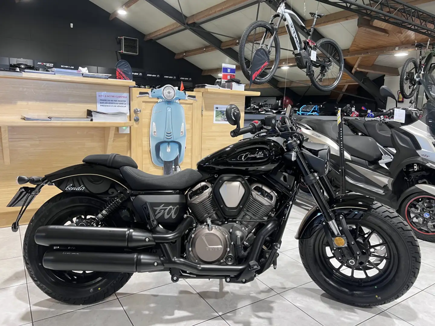 Benda Chinchilla 500 Zwart - 1