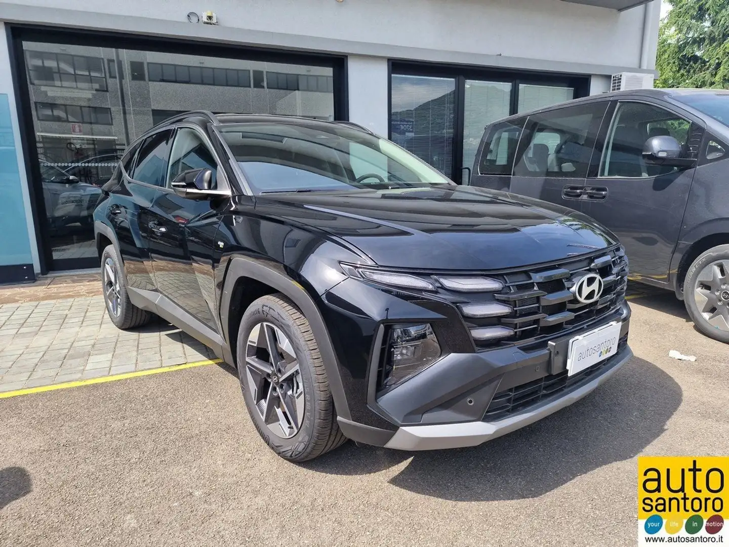 Hyundai TUCSON 1.6 hev Business 2wd auto Schwarz - 1