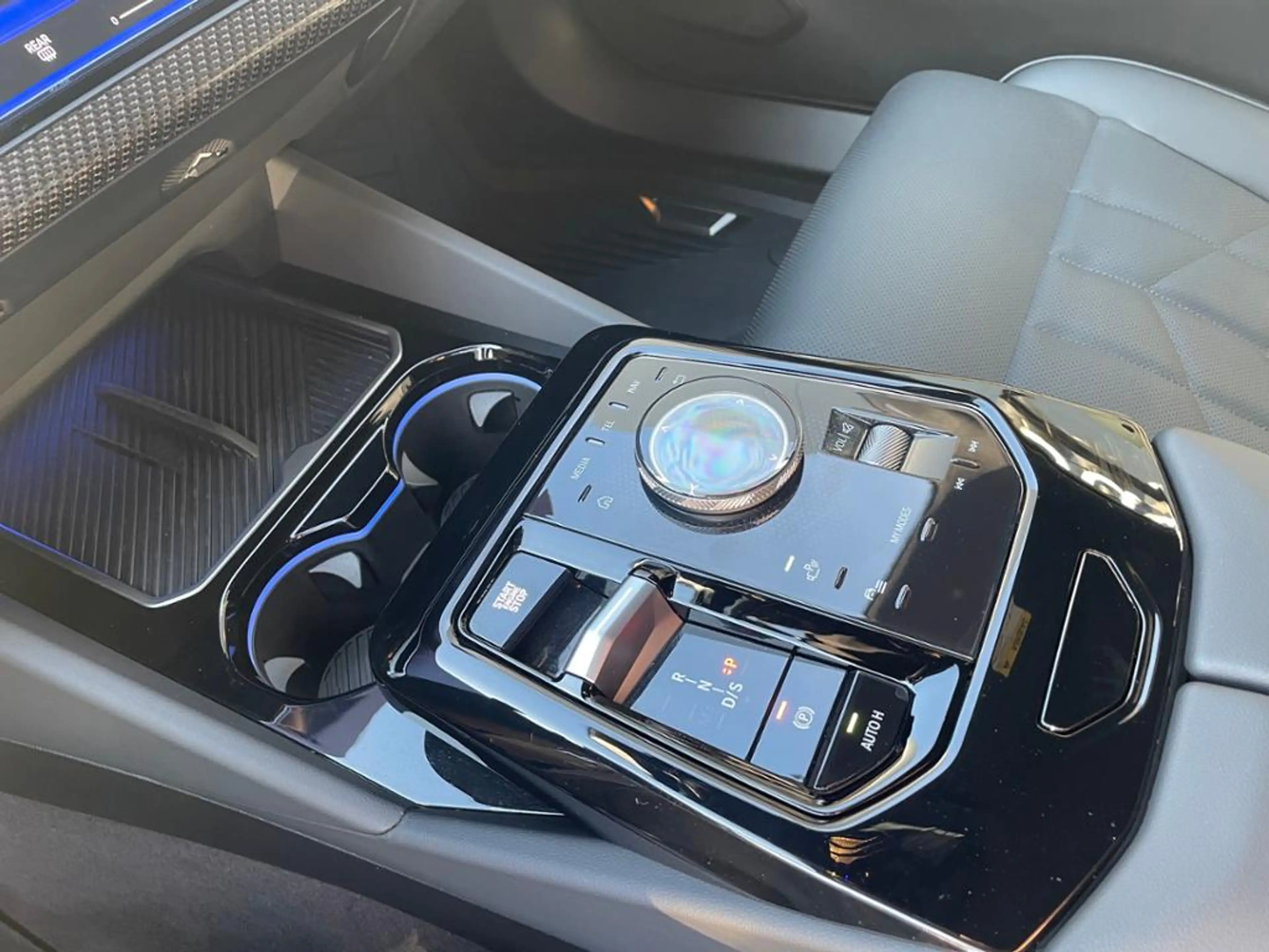 BMW 540 d xDrive M Sport touring MEMO 360 AHK DISTR — photo 11