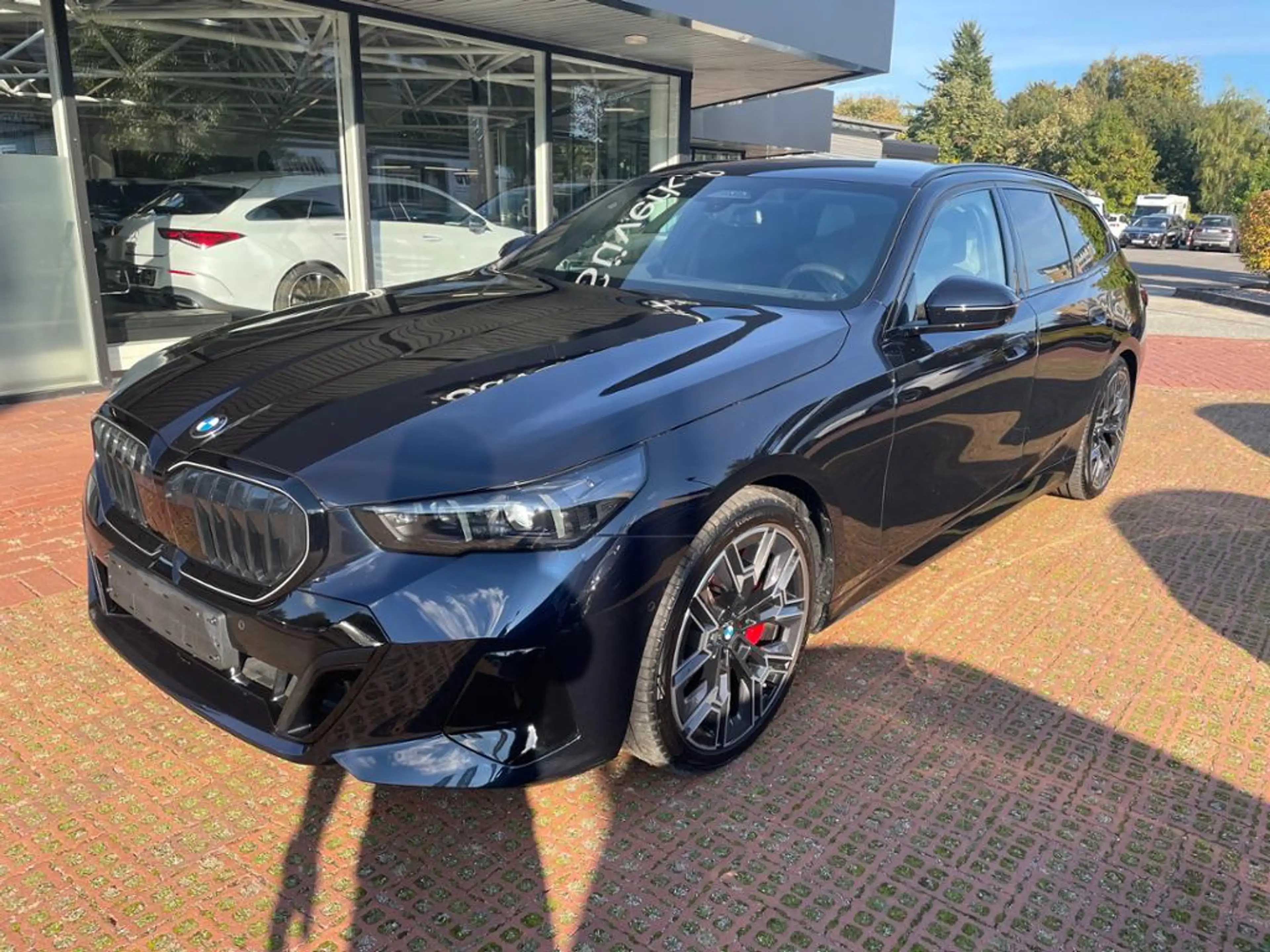 BMW 540 d xDrive M Sport touring MEMO 360 AHK DISTR — photo 2