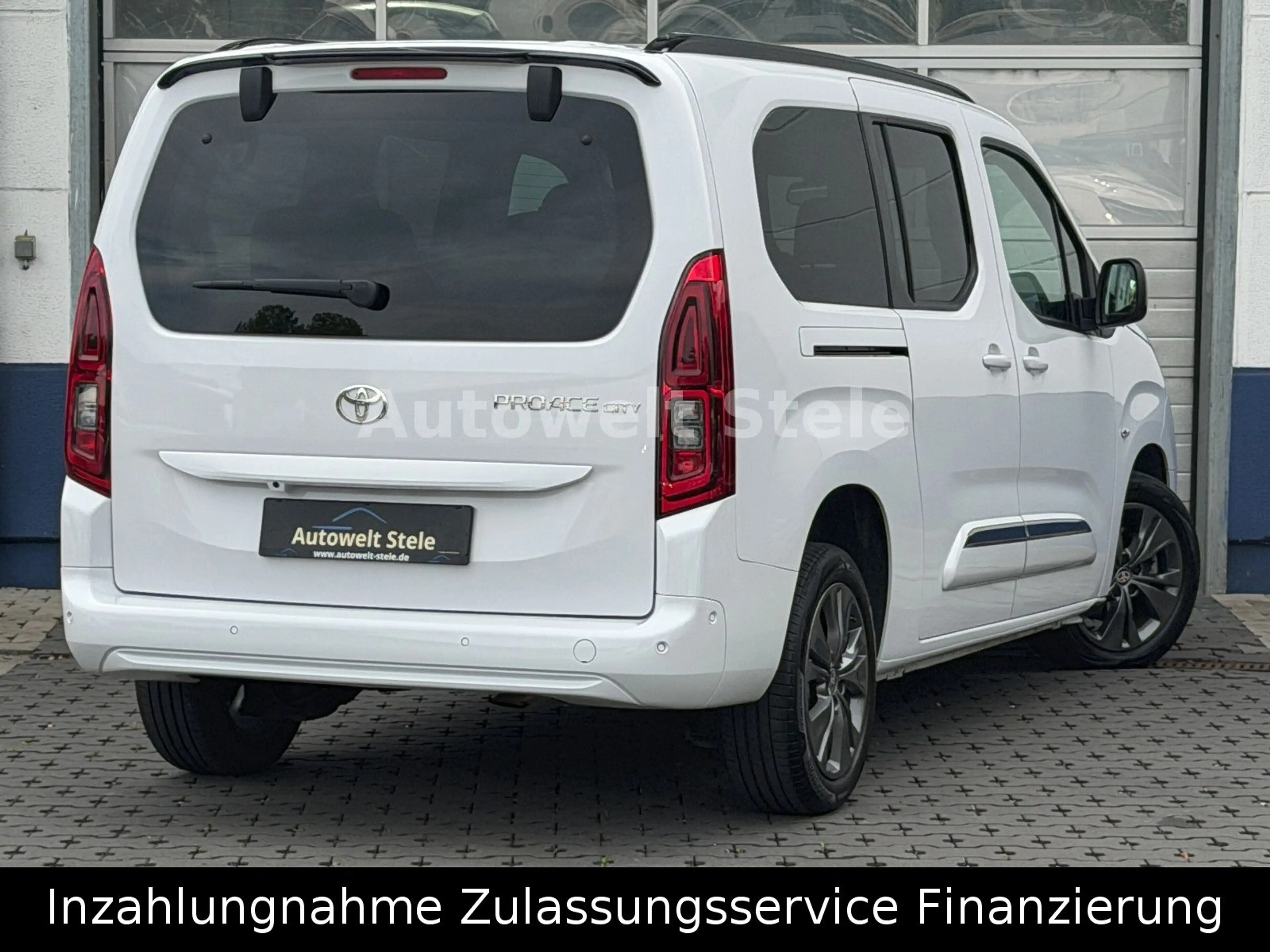 Toyota Proace City L2 Lounge Navi Pano Winerp. 7Sitzer — photo 4