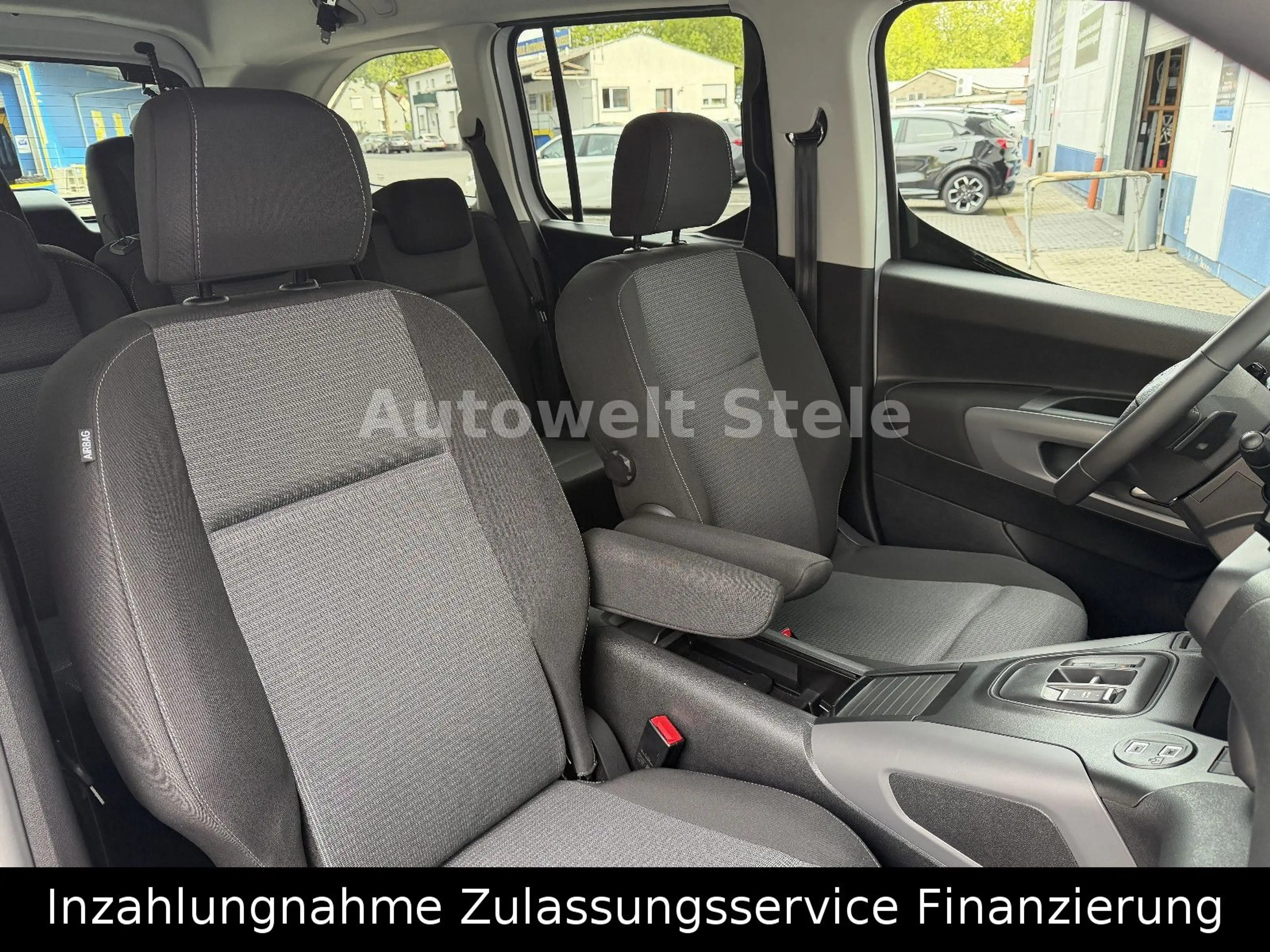 Toyota Proace City L2 Lounge Navi Pano Winerp. 7Sitzer — photo 9