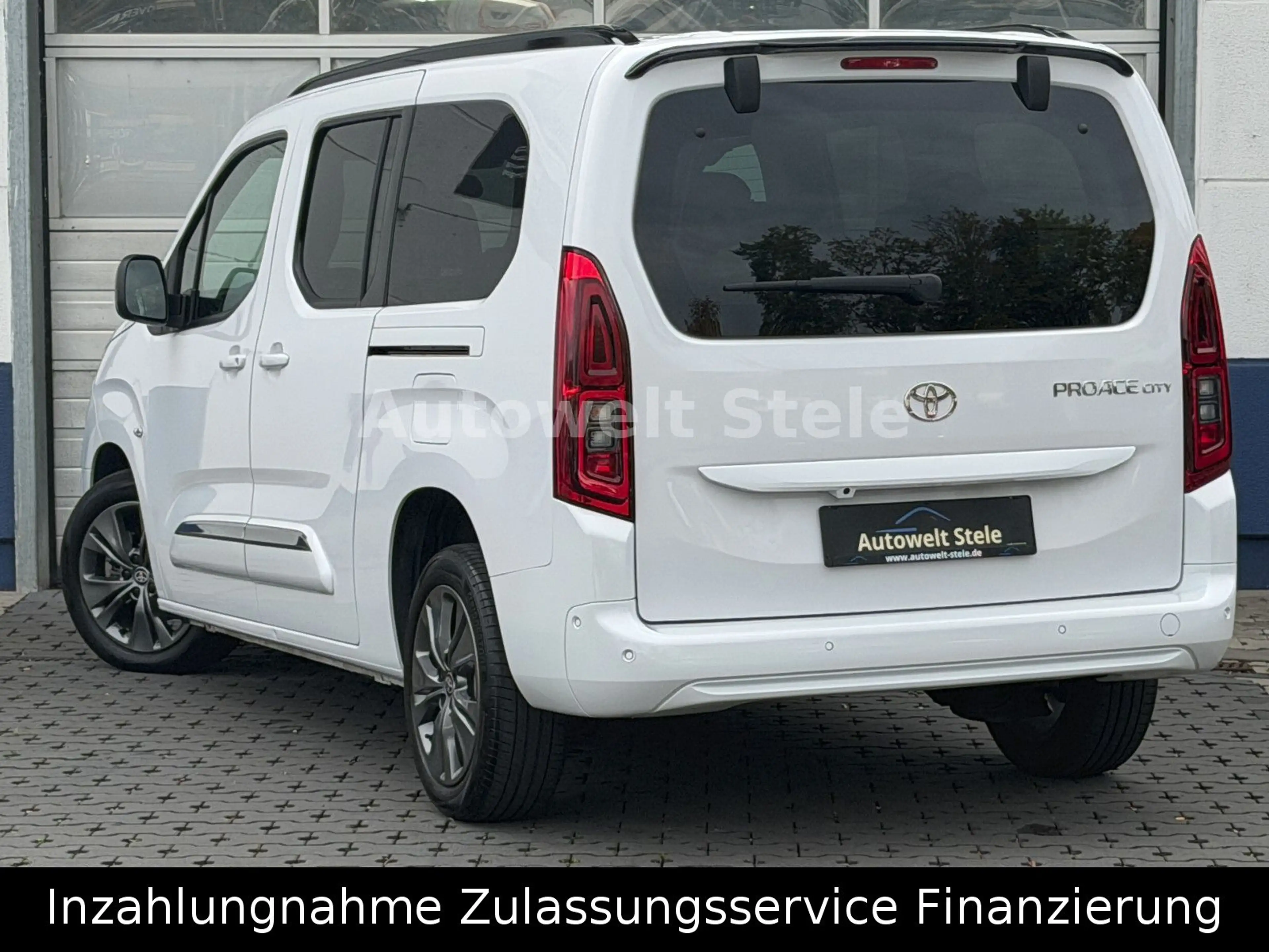 Toyota Proace City L2 Lounge Navi Pano Winerp. 7Sitzer — photo 3