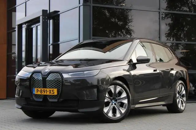 BMW iX xDrive50 112kWh | Luchtvering | HUD | H&K | Trekha
