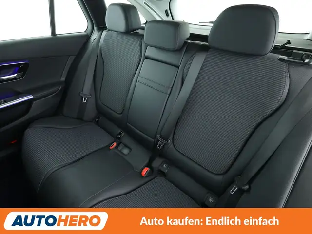 Mercedes-Benz C-Class view 14