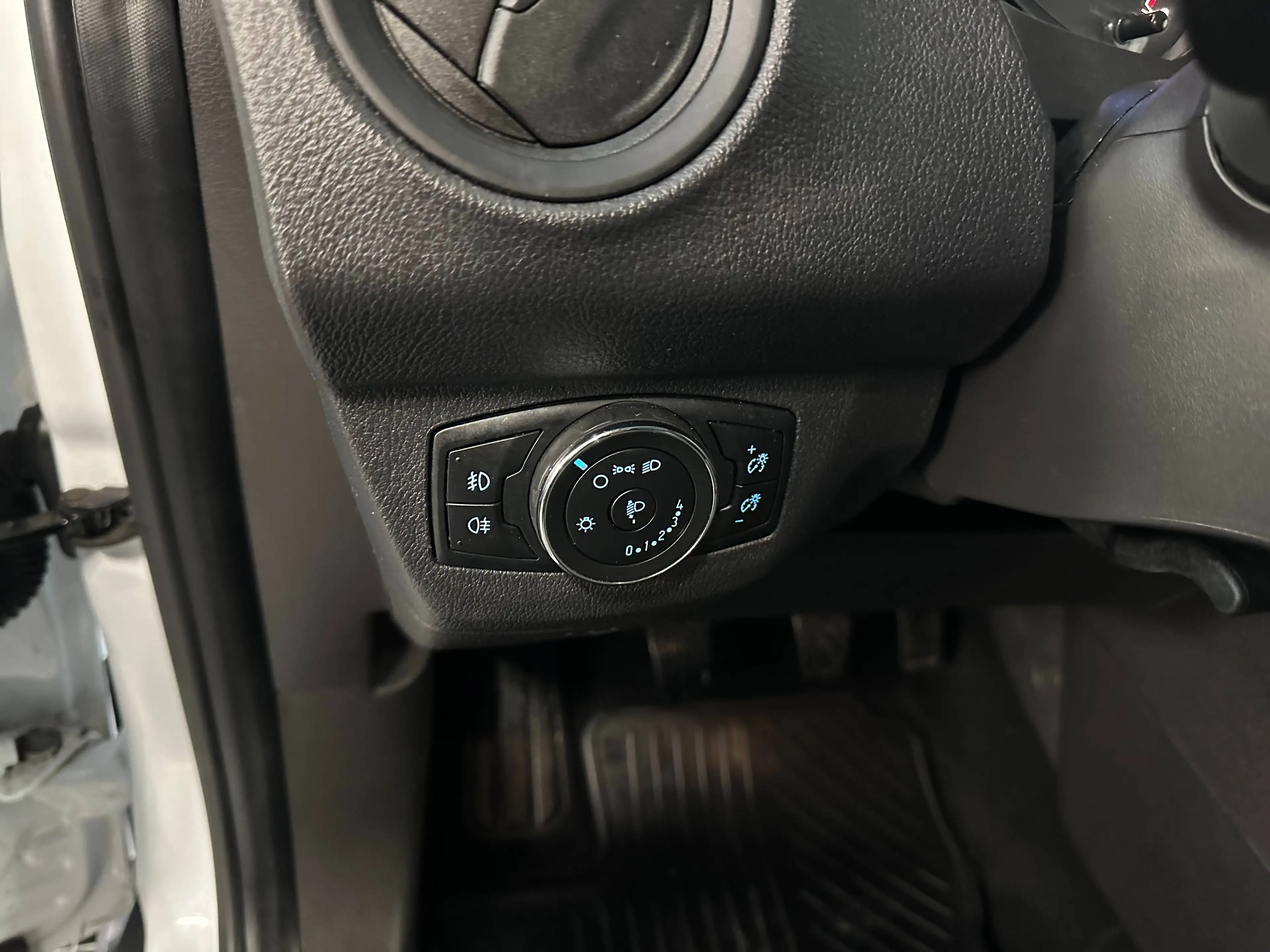 Ford Tourneo Courier 1,0 EcoBoost Trend Start/Stop — photo 15