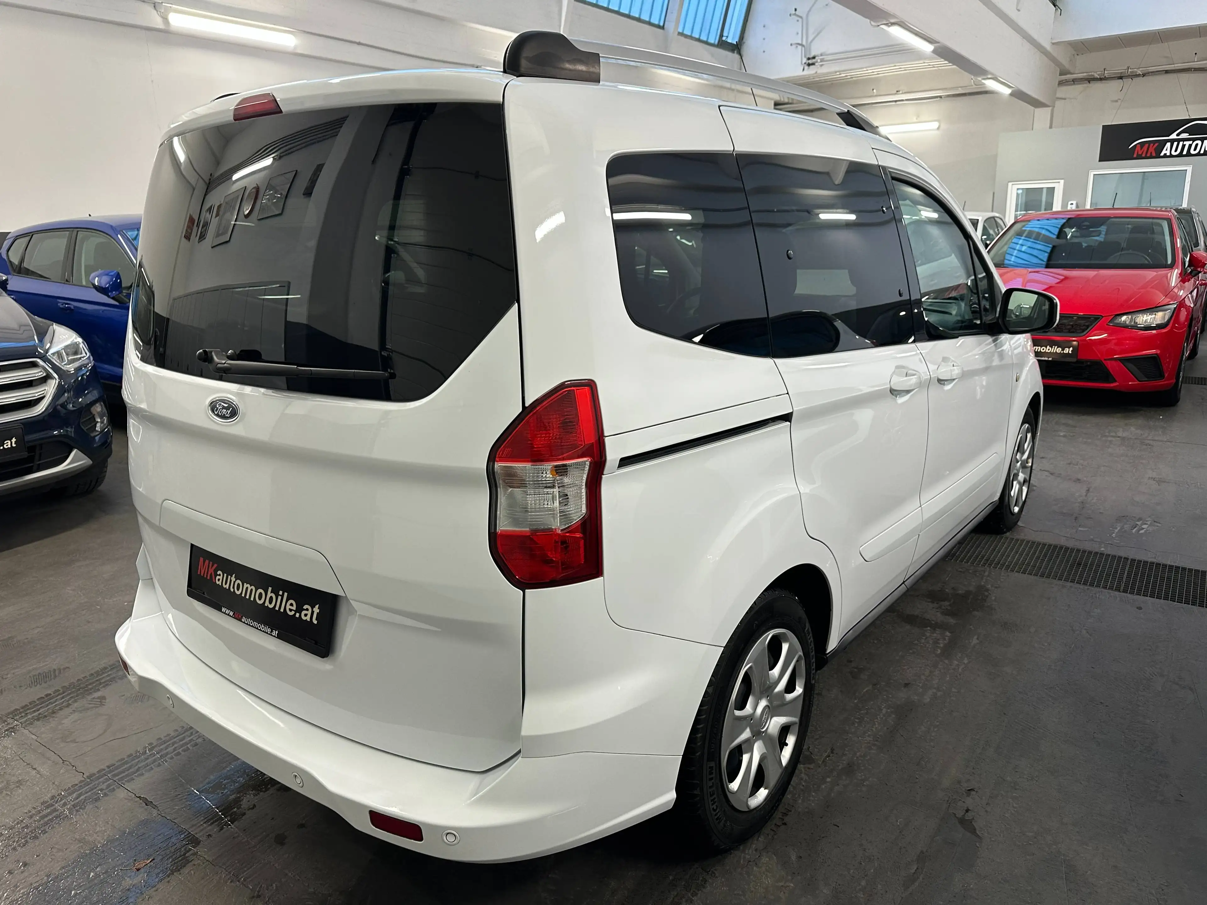 Ford Tourneo Courier 1,0 EcoBoost Trend Start/Stop — photo 8