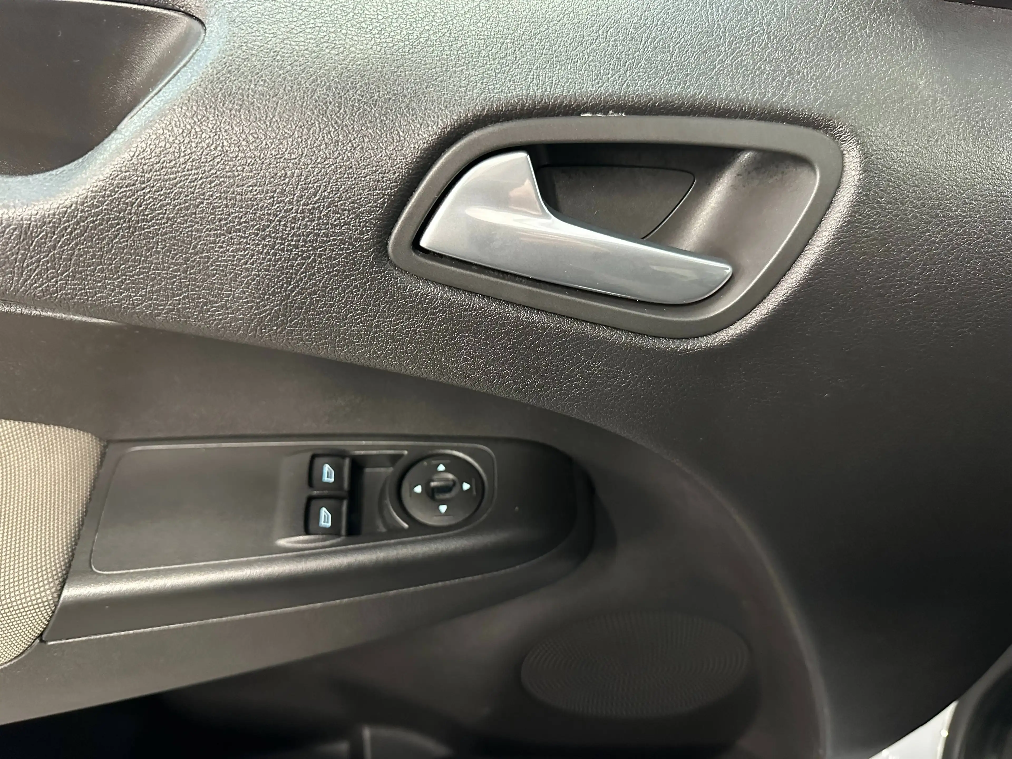 Ford Tourneo Courier 1,0 EcoBoost Trend Start/Stop — photo 14