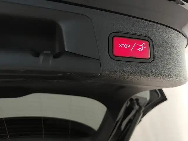 Mercedes-Benz Gla view 12