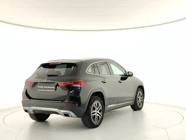Mercedes-Benz Gla view 5