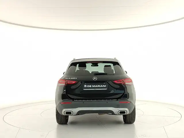 Mercedes-Benz Gla view 4