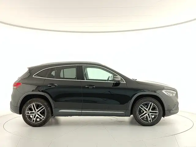 Mercedes-Benz Gla view 6