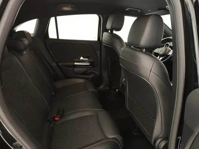 Mercedes-Benz Gla view 11
