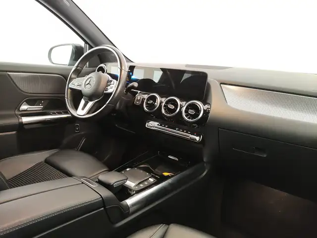 Mercedes-Benz Gla view 13