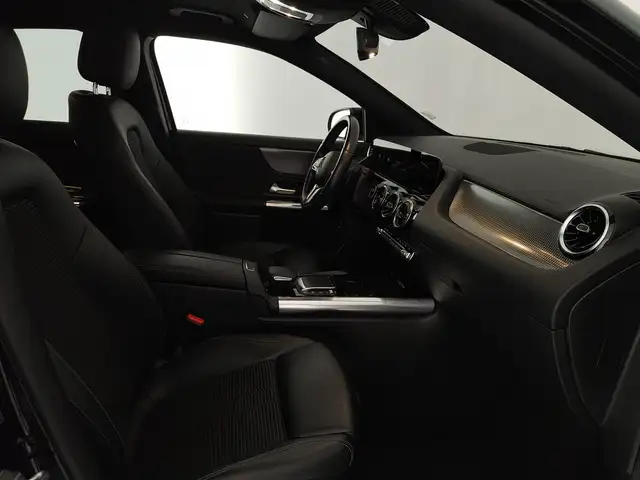 Mercedes-Benz Gla view 9