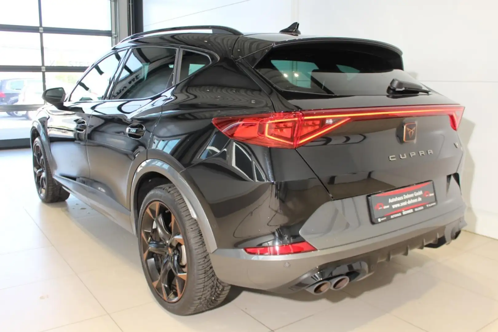 CUPRA Formentor VZ 2.0 TSI DSG 4Drive 4JGAR/AHK/PANO/elHK Klima Schwarz - 2