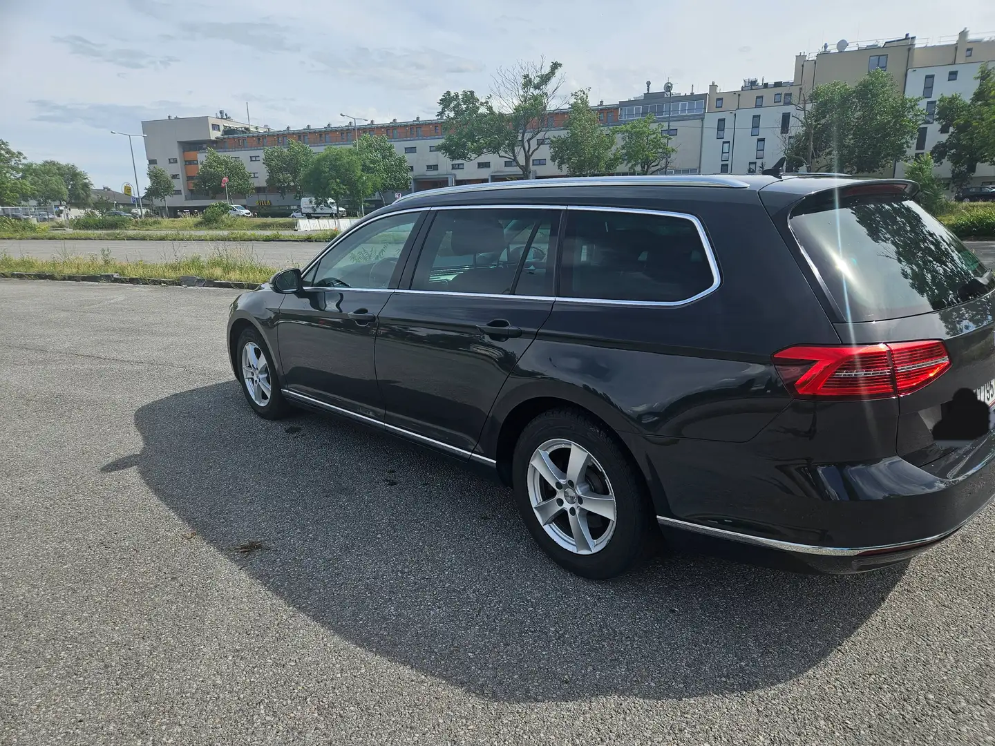 Volkswagen Passat Highline 2.0TDI Aut Grau - 2