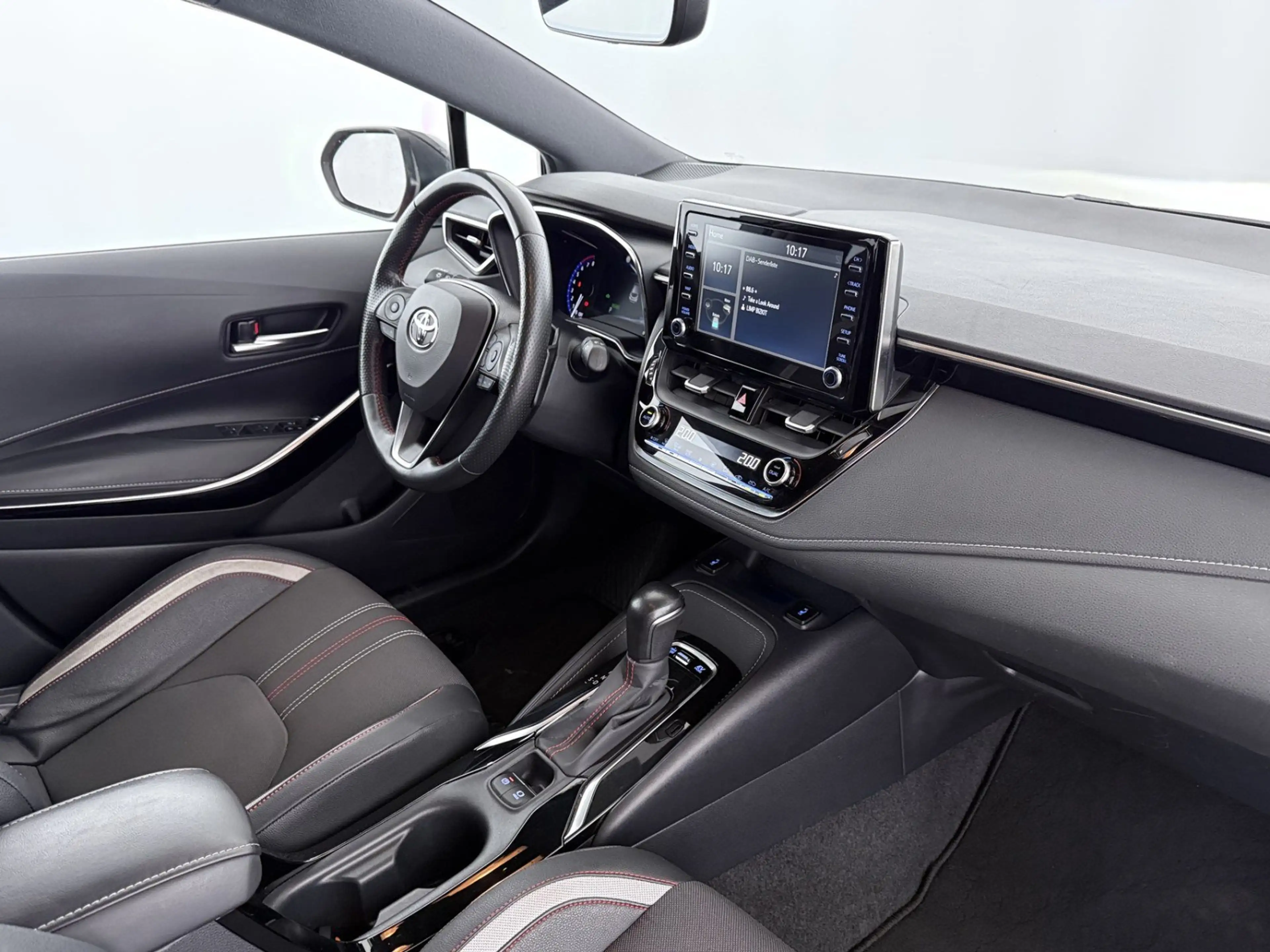 Toyota Corolla 2.0 Lounge Aut LED LEDER NAVI SITZHZG — photo 14