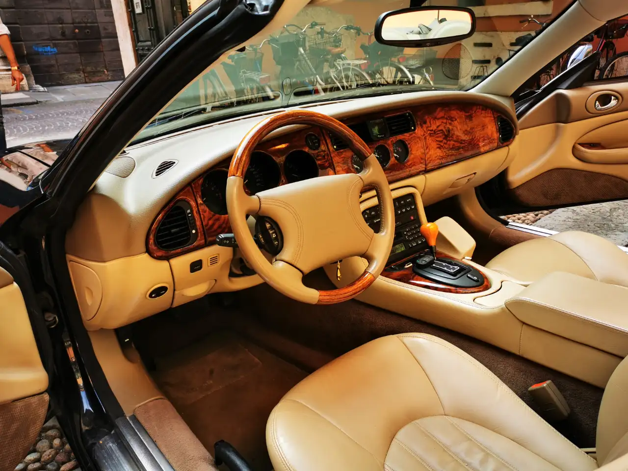 Jaguar XK8 4.0 Convertibile - Nera - Tagliandata Ufficiale, foto 3