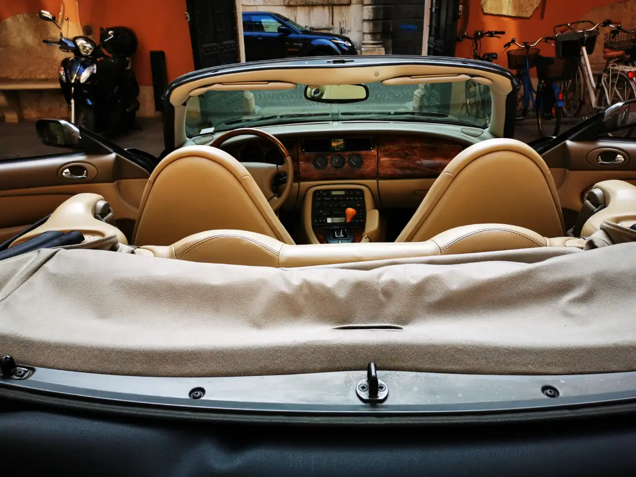 Jaguar XK8 4.0 Convertibile - Nera - Tagliandata Ufficiale, foto 9