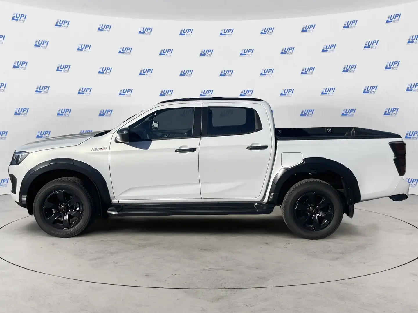 Isuzu D-Max D-Max N60 1.9 aut. Crew Nitro Sport Cab Weiß - 2