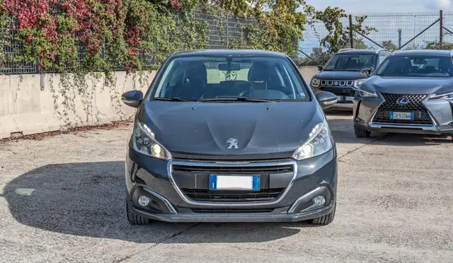 Peugeot 208 view 13