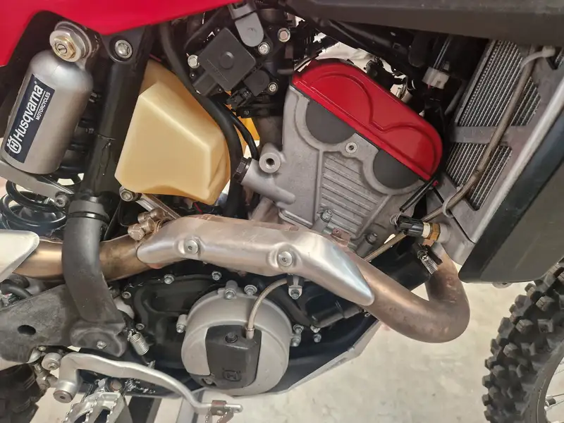 Husqvarna 701 Enduro - foto 3