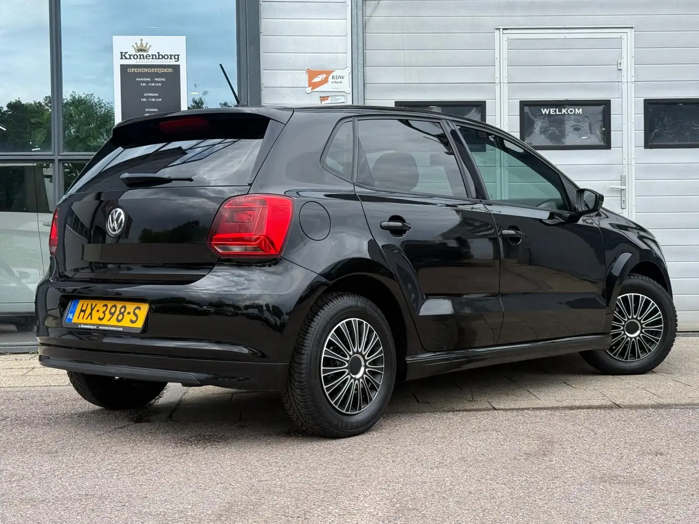 Volkswagen Polo 1.0 BlueMotion Edition, NAVI, CARPLAY, NAP Чорний - 2
