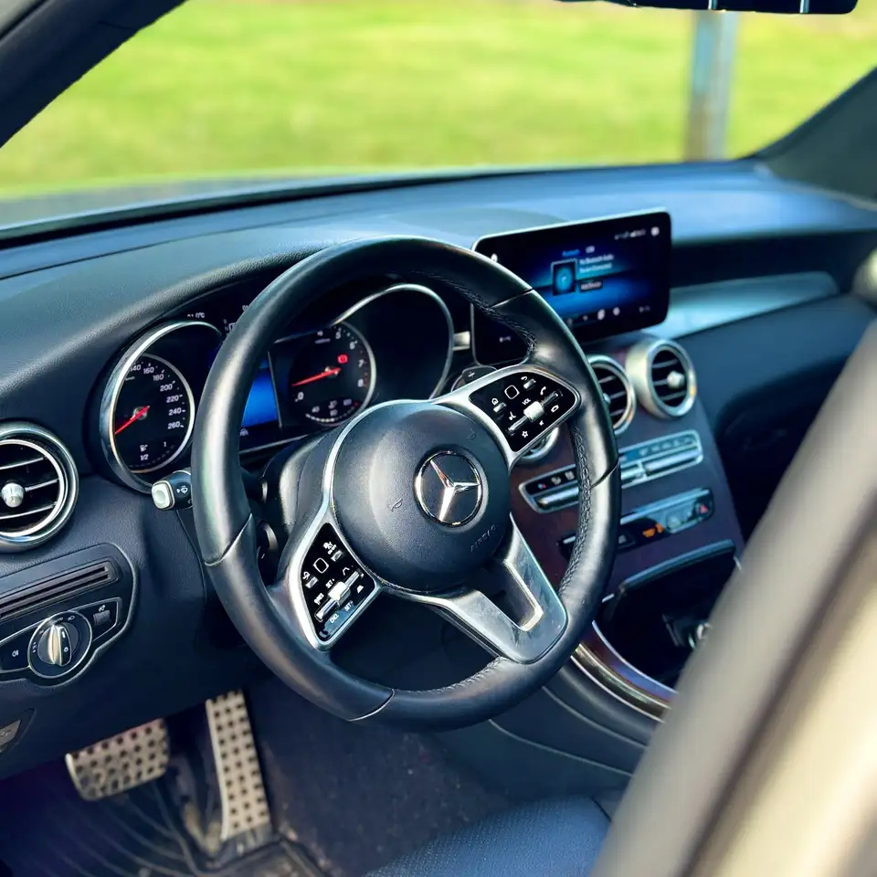 Mercedes-Benz GLC снимка Mercedes-Benz GLC