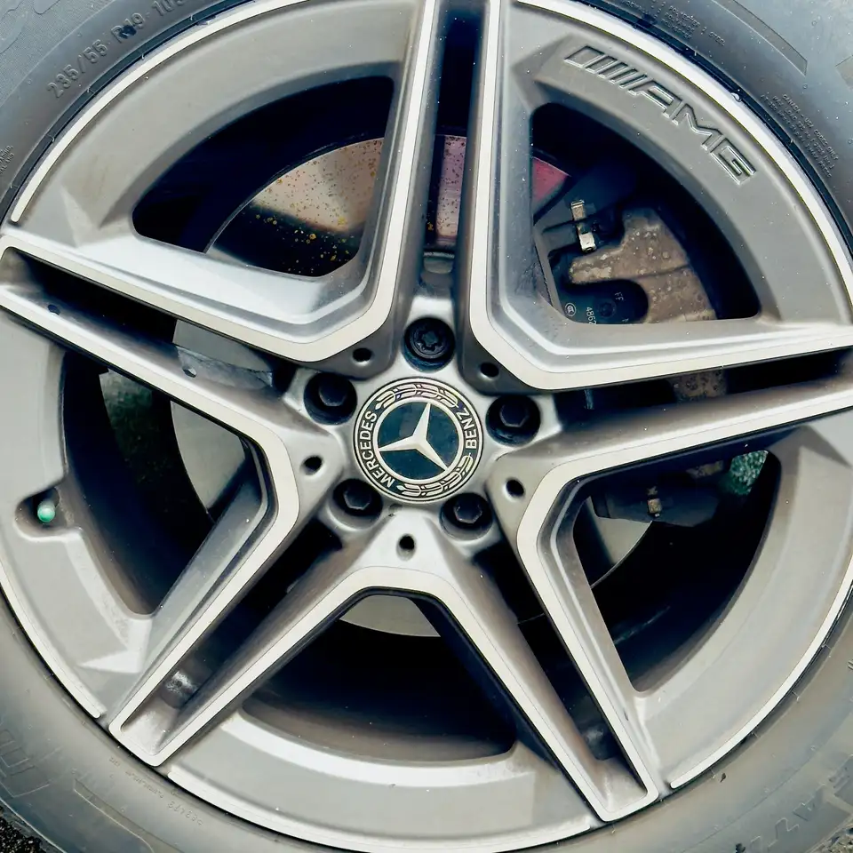 Mercedes-Benz GLC снимка Mercedes-Benz GLC