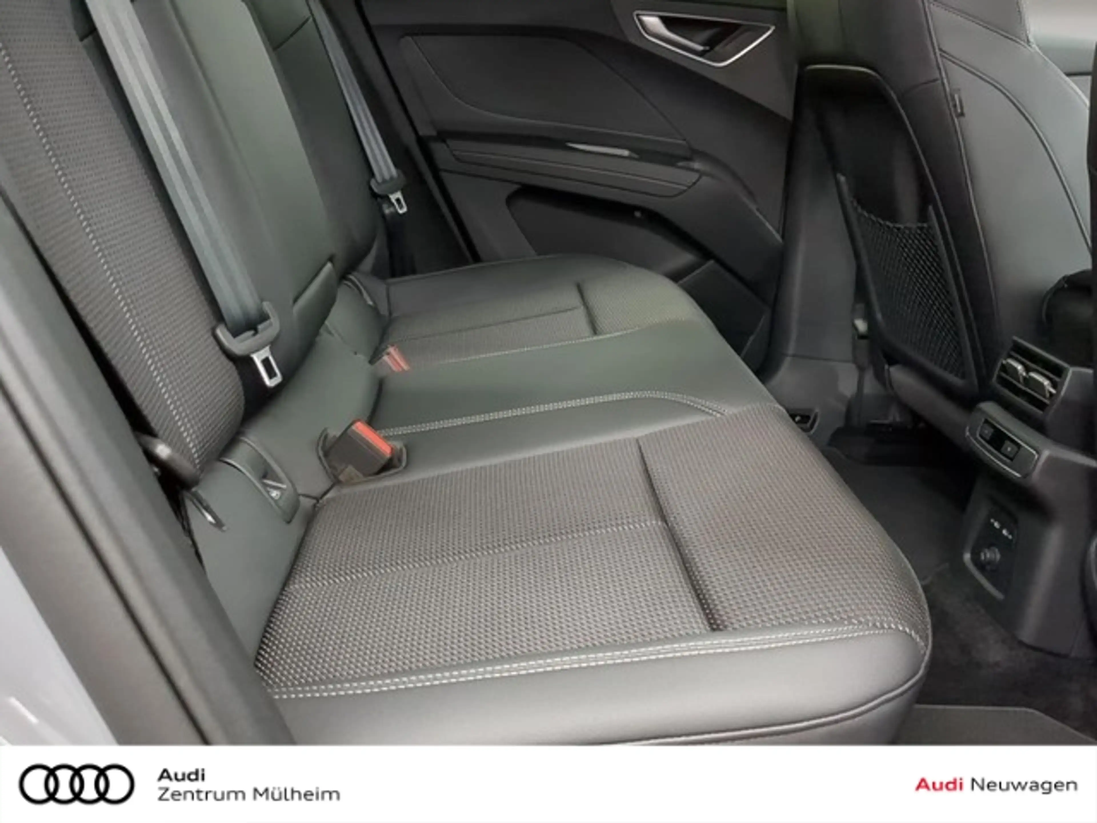 Audi Q4 e-tron SUV 204 PS ab November 2026 Verfügbar — photo 7