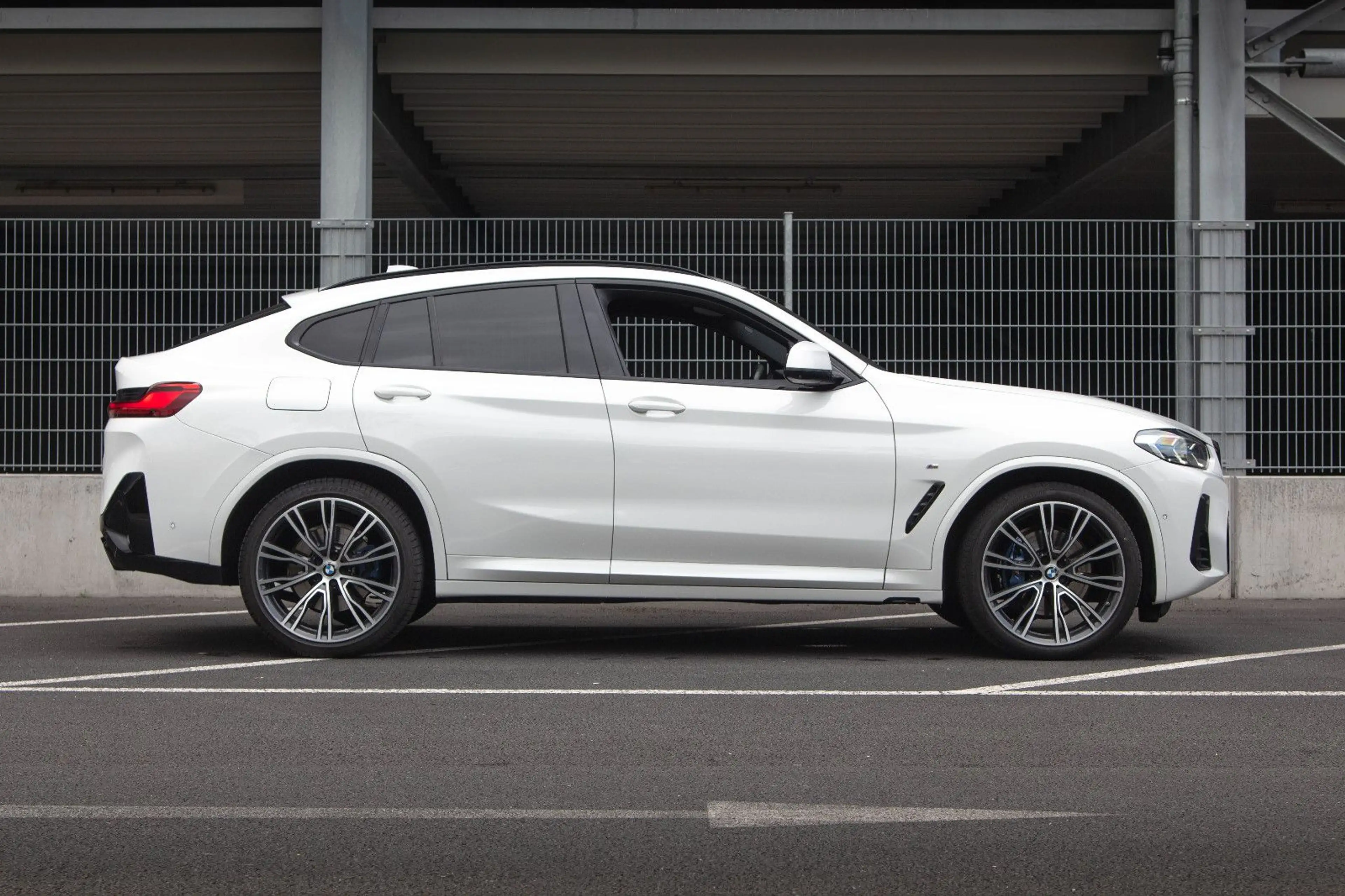 BMW X4 xDrive 30d*M Sport*Carbon*HUD*360°*M-Sitze! — photo 9