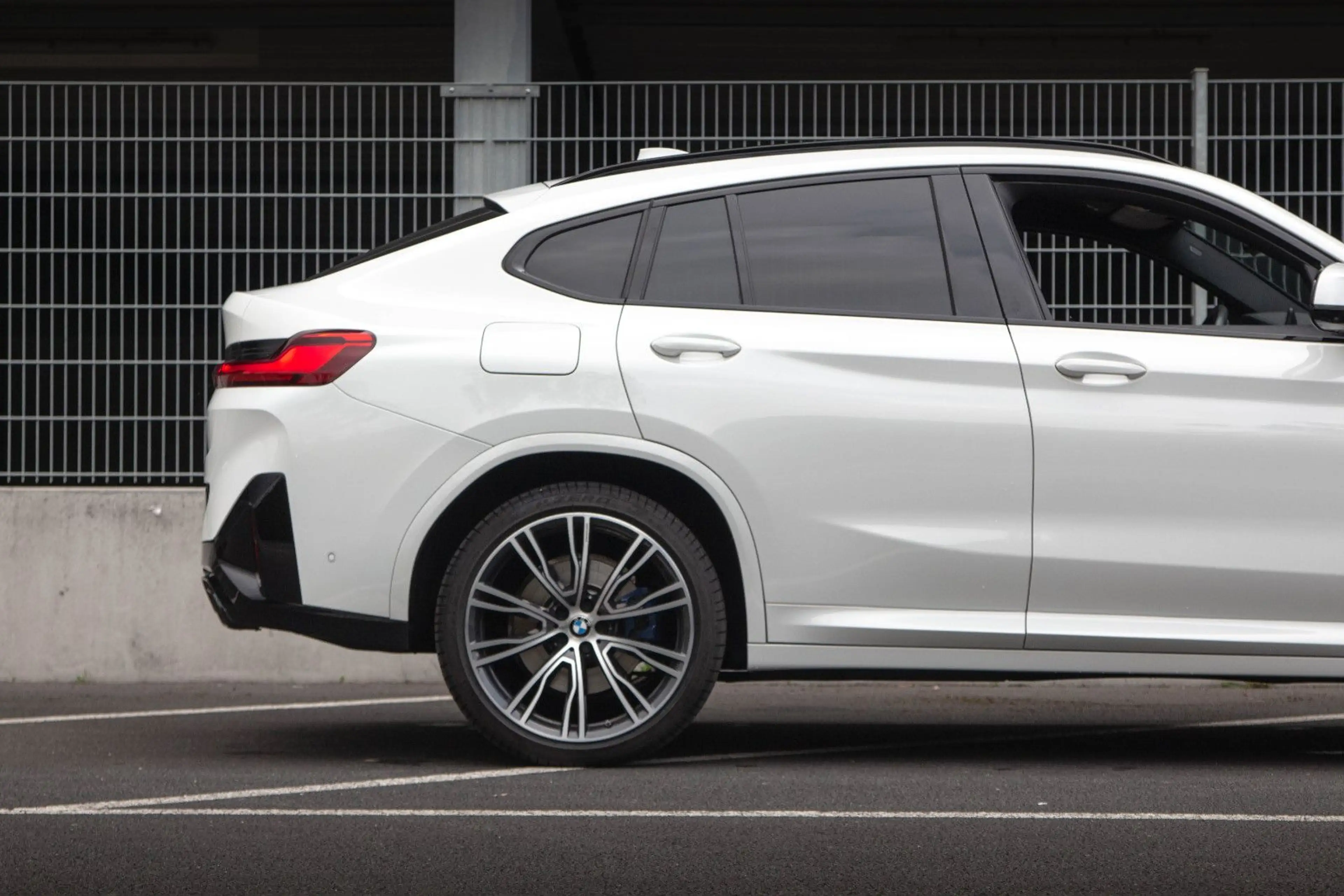 BMW X4 xDrive 30d*M Sport*Carbon*HUD*360°*M-Sitze! — photo 12
