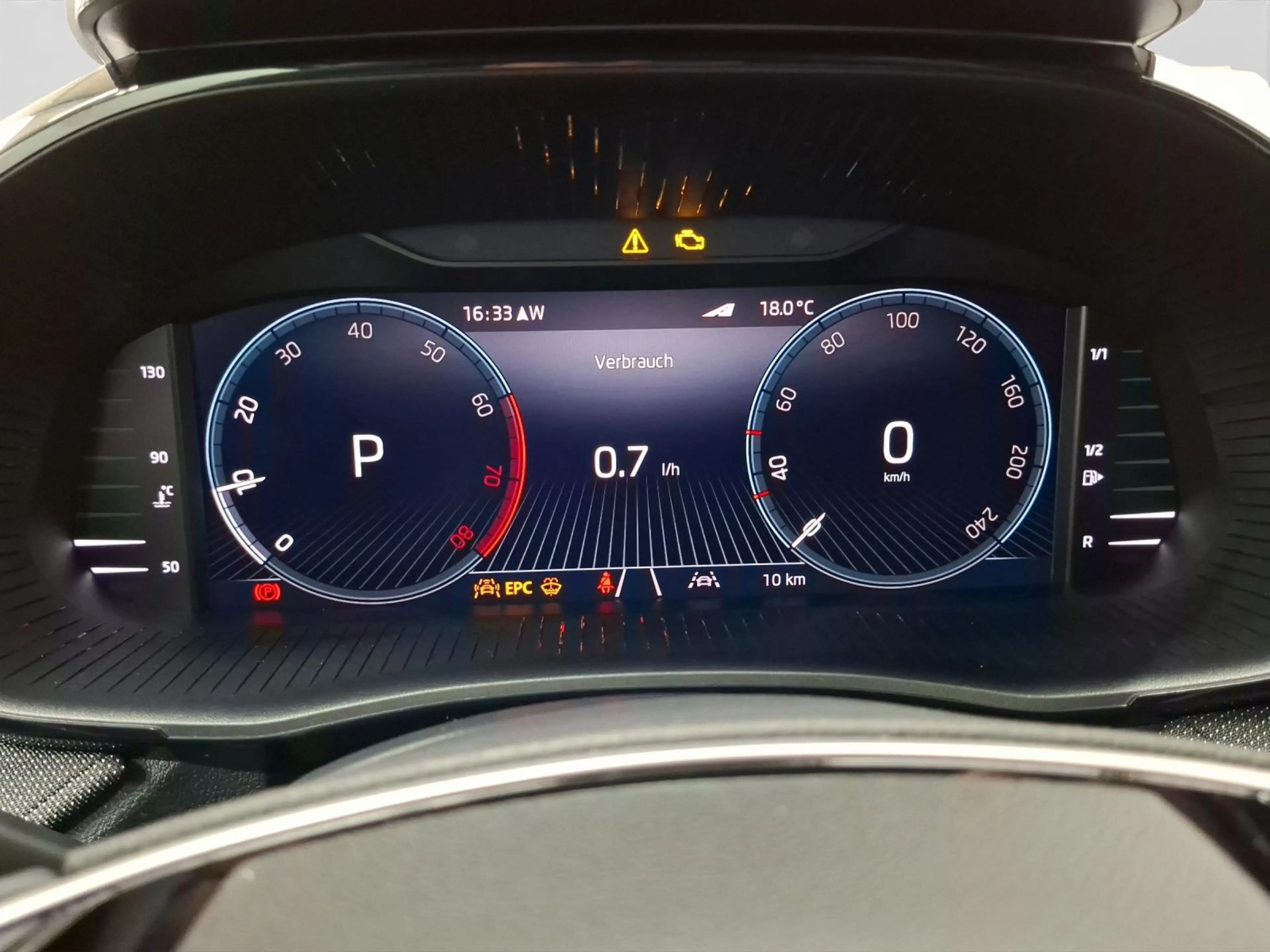 Skoda Fabia 1.0 TSI Selection PDC+ NAVI SITZH LM16 — photo 10