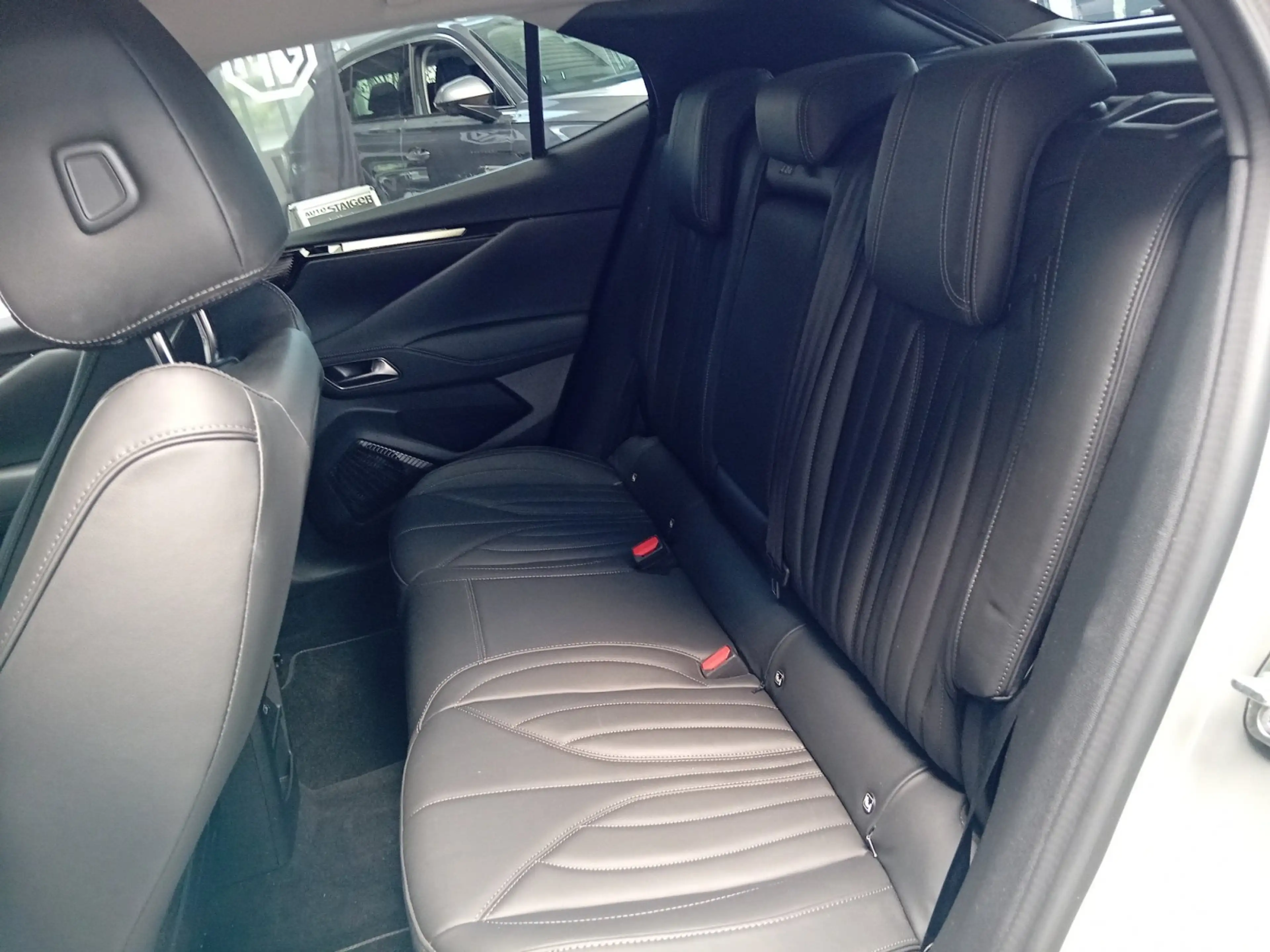 DS Automobiles DS 4 1.2 PureTech 130 S&S Rivoli SHZ+2xKlima+PDC — photo 13