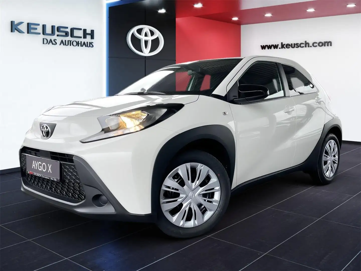Toyota Aygo X AYGO X 1,0 l Play Weiß - 2
