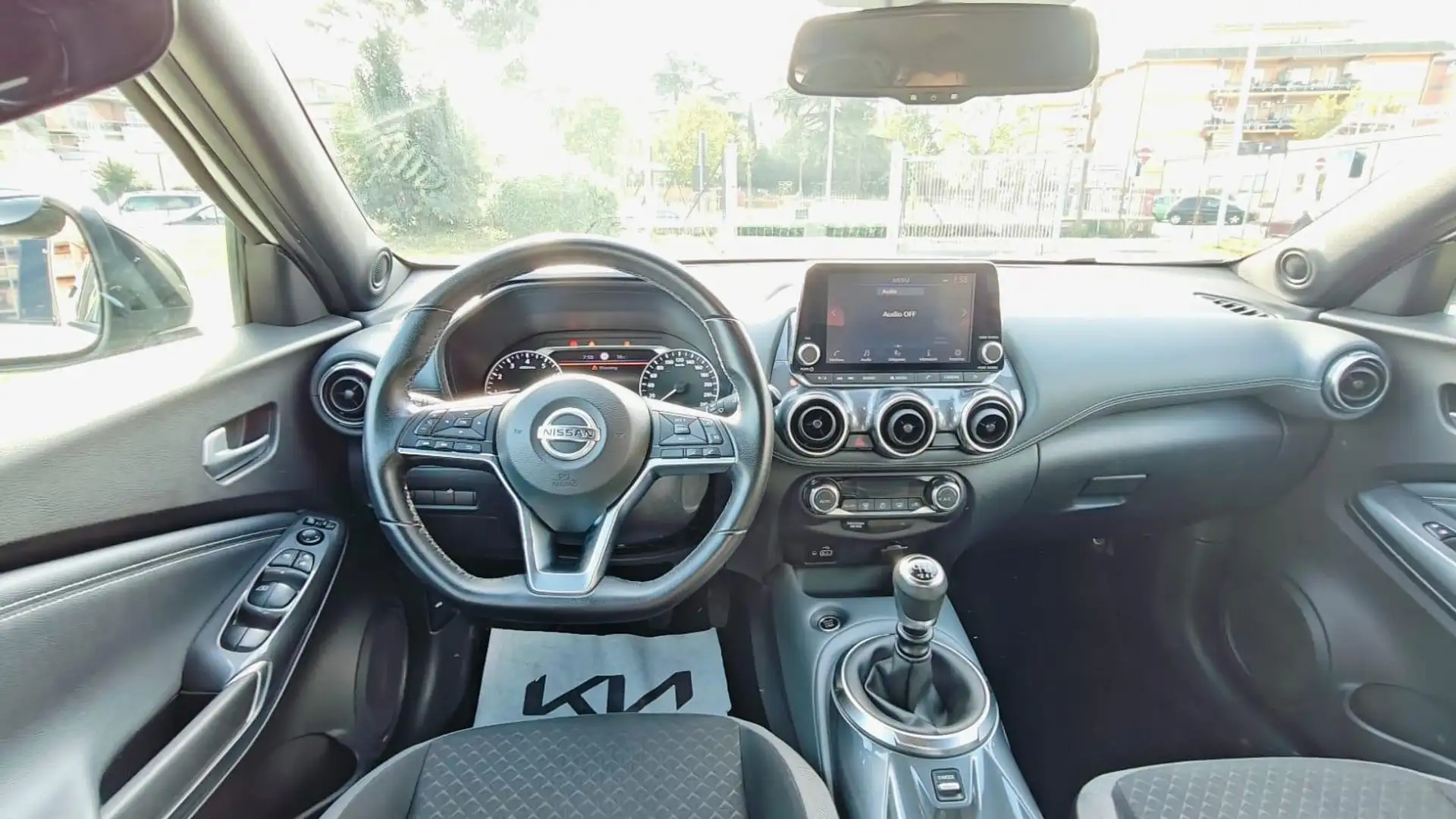 Nissan Juke 1.0 dig-t N-Connecta 114cv Wit - 2